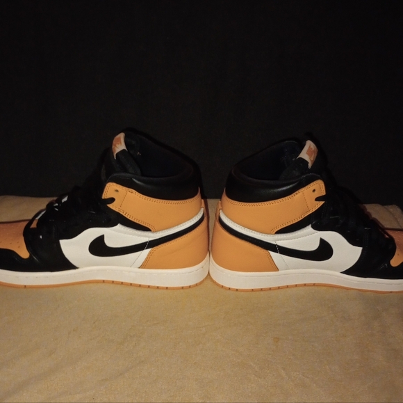 IOB Air Jordan 1 Retro High OG Taxi Mens Size 11 VNDS - Picture 10 of 16